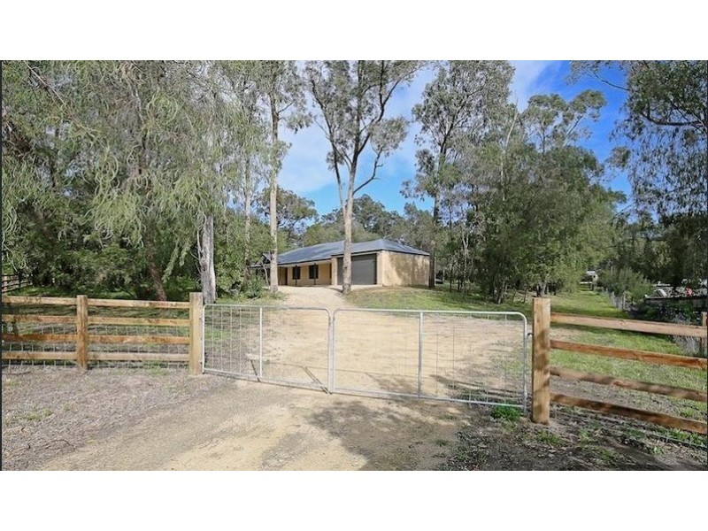 4 Crescent Drive, Bouvard WA 6211