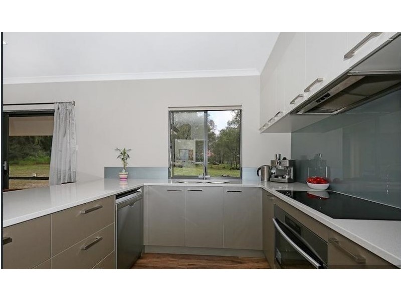 4 Crescent Drive, Bouvard WA 6211