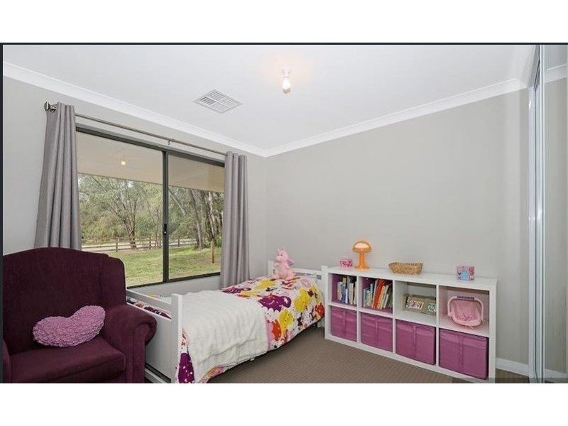 4 Crescent Drive, Bouvard WA 6211