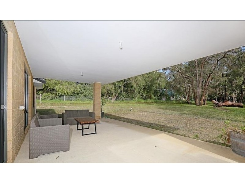 4 Crescent Drive, Bouvard WA 6211