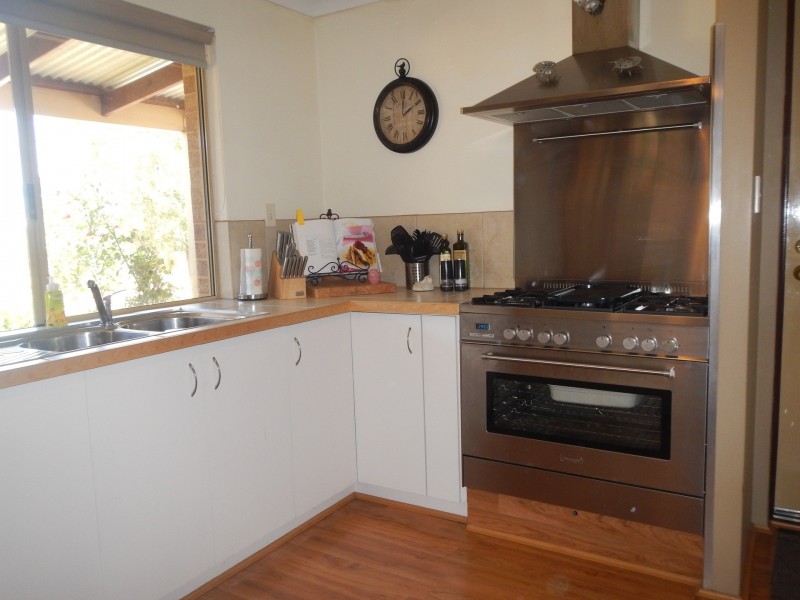 5 Richmond Road, Gidgegannup WA 6083