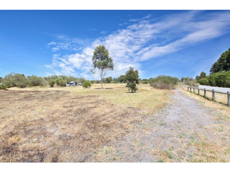 Lot 15, 7 Triandra court, Banjup WA 6164