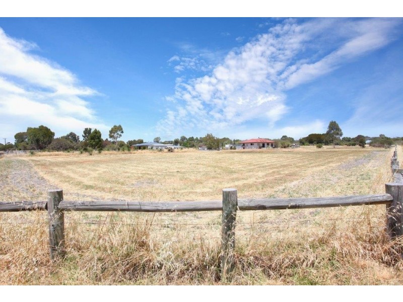 Lot 15, 7 Triandra court, Banjup WA 6164