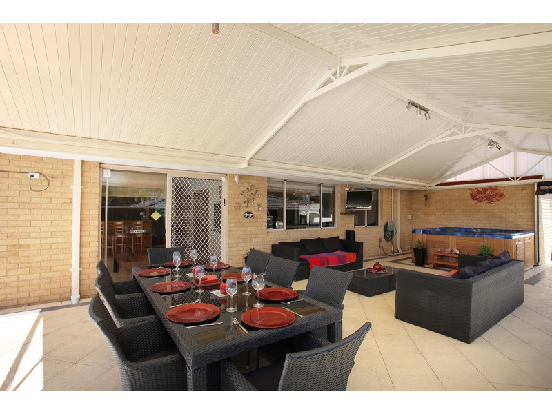 11 Menteith Place, Kinross WA 6028