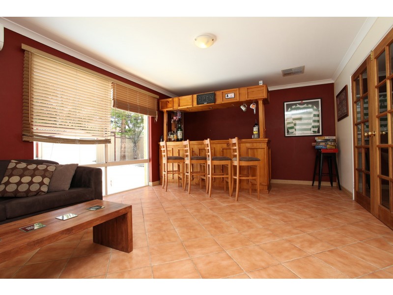 11 Menteith Place, Kinross WA 6028