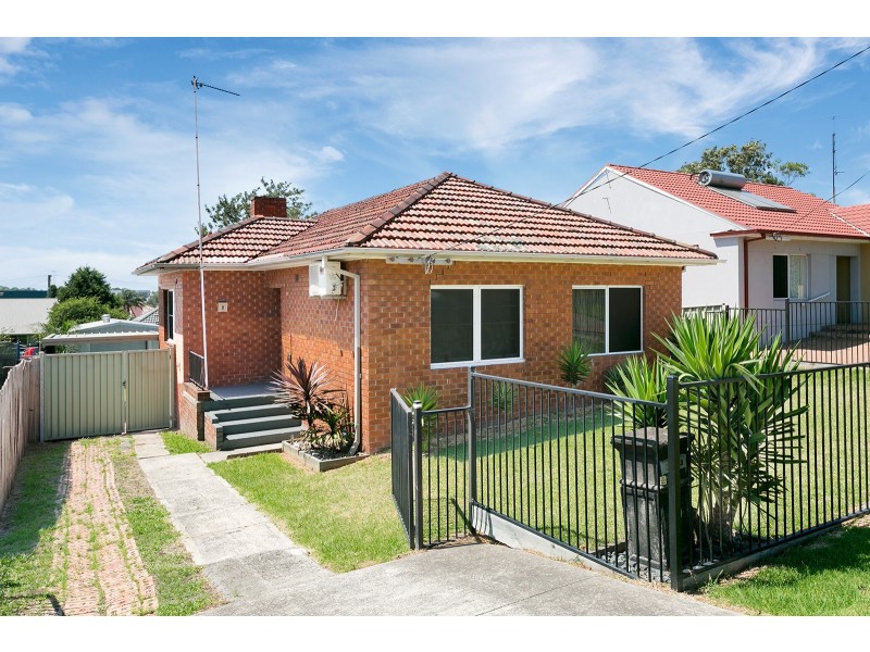 9 Lee Street, Warrawong NSW 2502