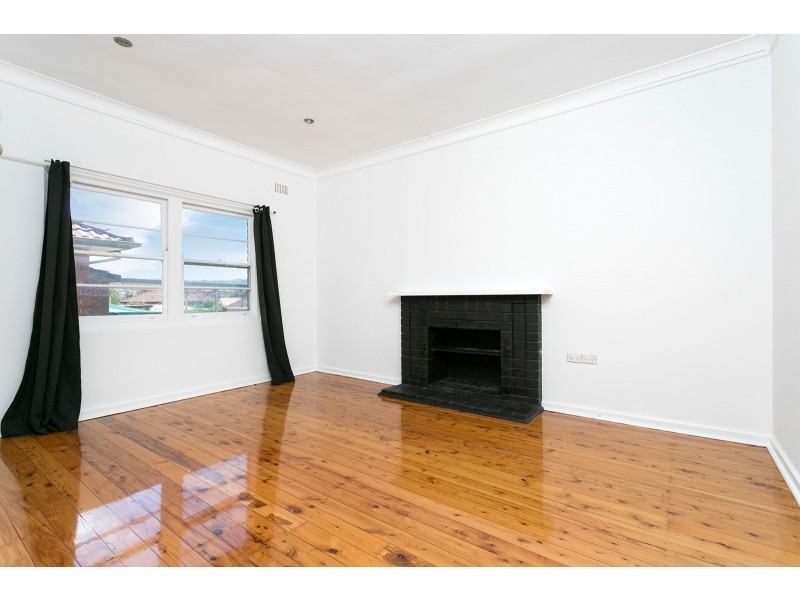 9 Lee Street, Warrawong NSW 2502