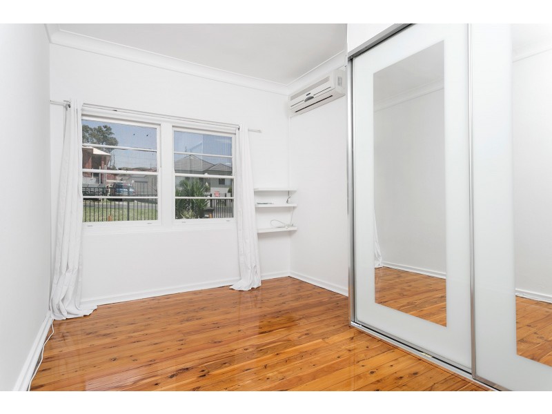 9 Lee Street, Warrawong NSW 2502