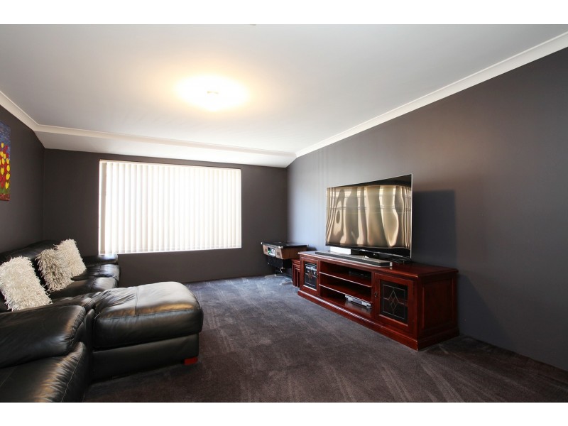 14 WELBY CRESENT, High Wycombe WA 6057