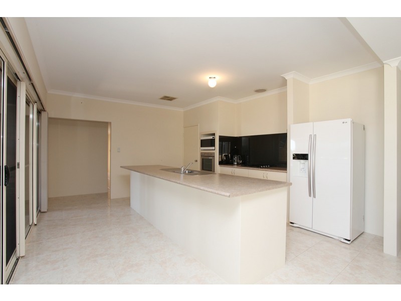 14 WELBY CRESENT, High Wycombe WA 6057