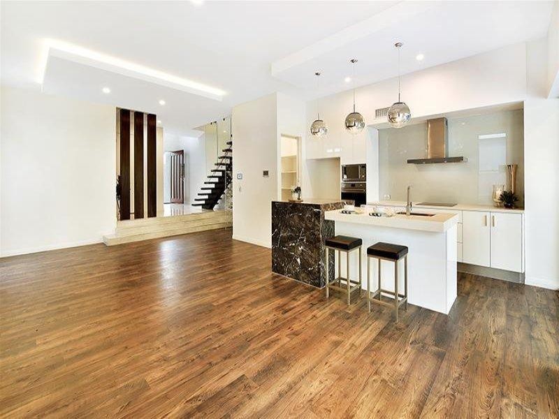 7B Heeb St, Bundall QLD 4217