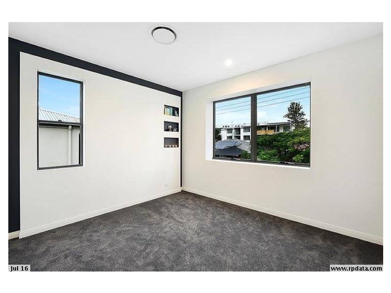 7B Heeb St, Bundall QLD 4217