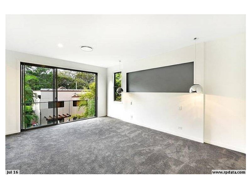 7B Heeb St, Bundall QLD 4217