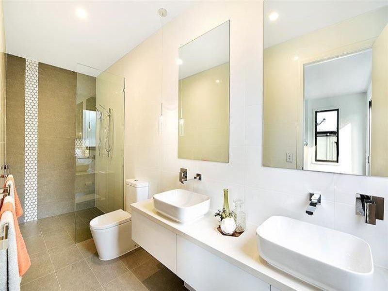 7B Heeb St, Bundall QLD 4217