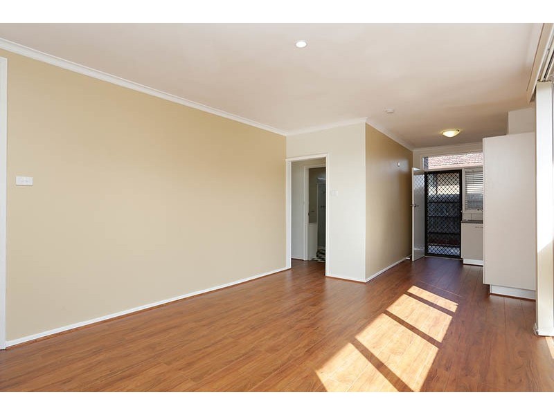 6/14 Manly St, Werribee VIC 3030