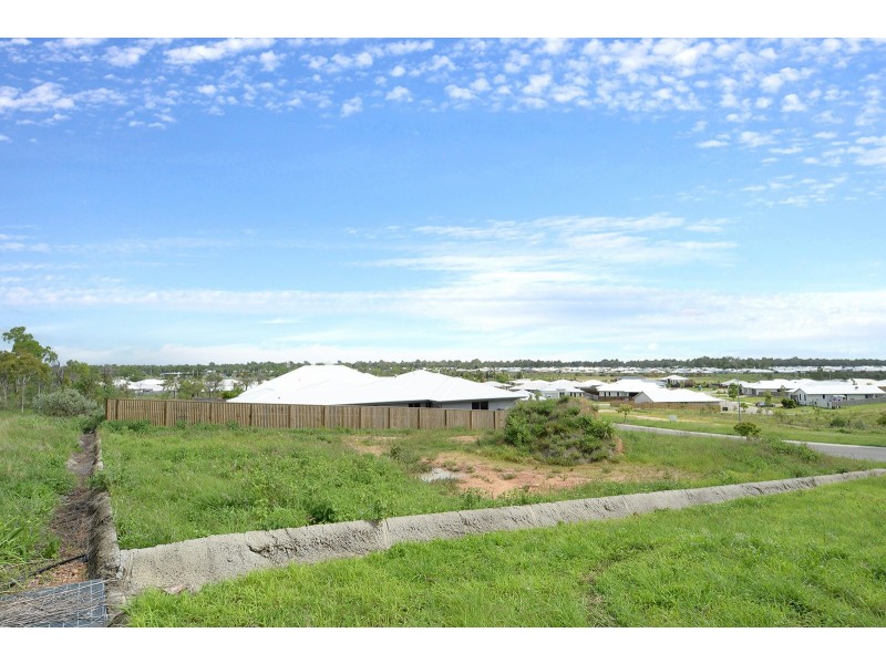 21 Holbourne Street, Bushland Beach QLD 4818