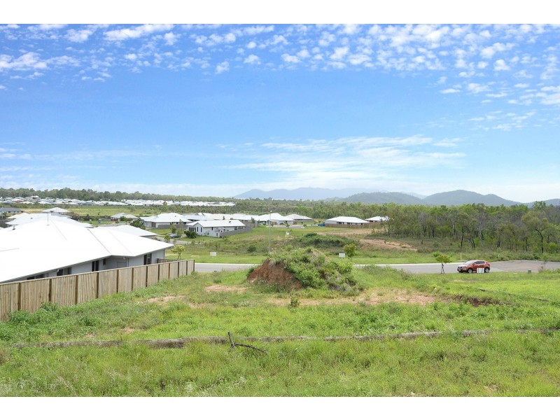 21 Holbourne Street, Bushland Beach QLD 4818