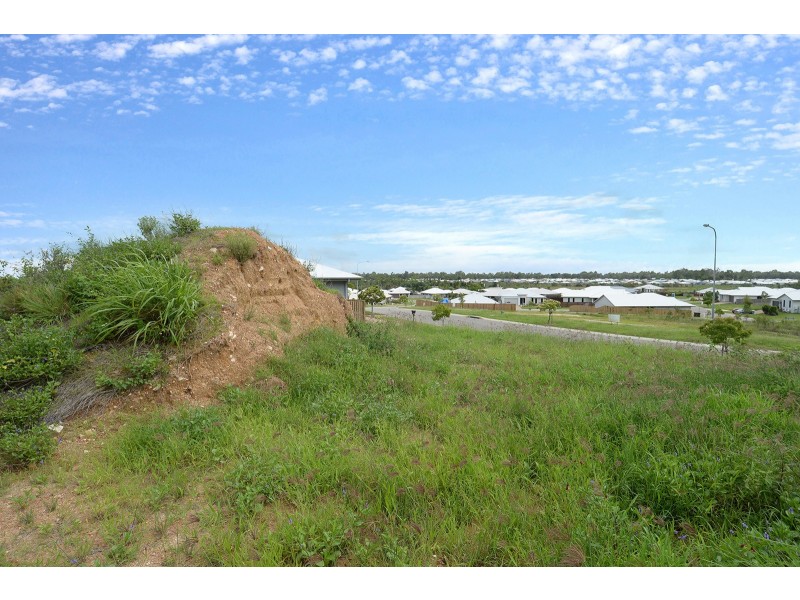 21 Holbourne Street, Bushland Beach QLD 4818