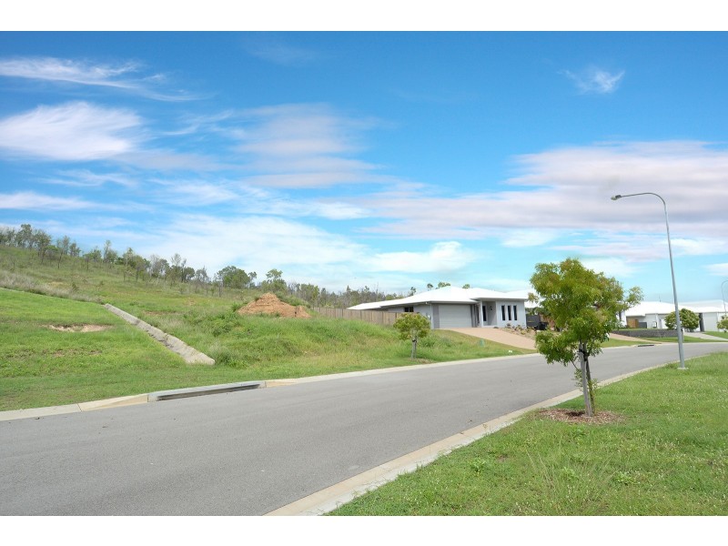 21 Holbourne Street, Bushland Beach QLD 4818