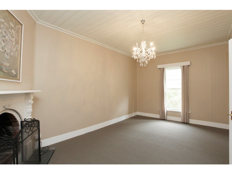 17 William St, Lismore VIC 3324