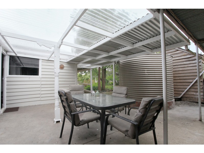 17 William St, Lismore VIC 3324