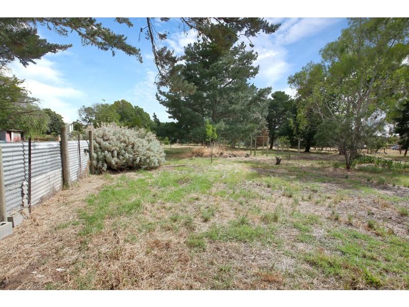 17 William St, Lismore VIC 3324