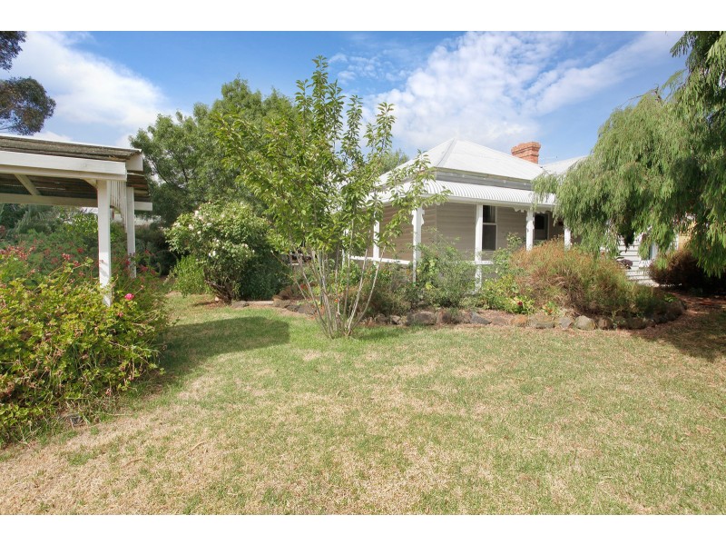 17 William St, Lismore VIC 3324