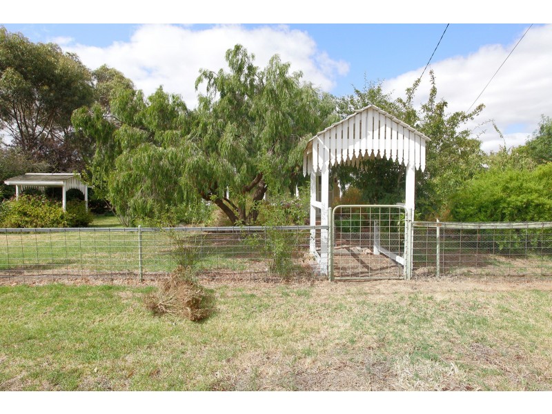 17 William St, Lismore VIC 3324