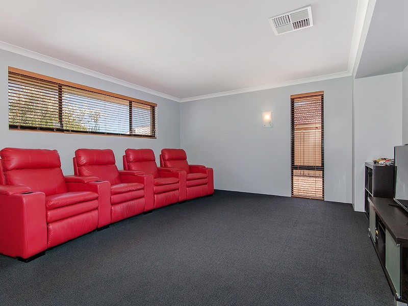 83 Midsummer Circle, Pinjarra WA 6208