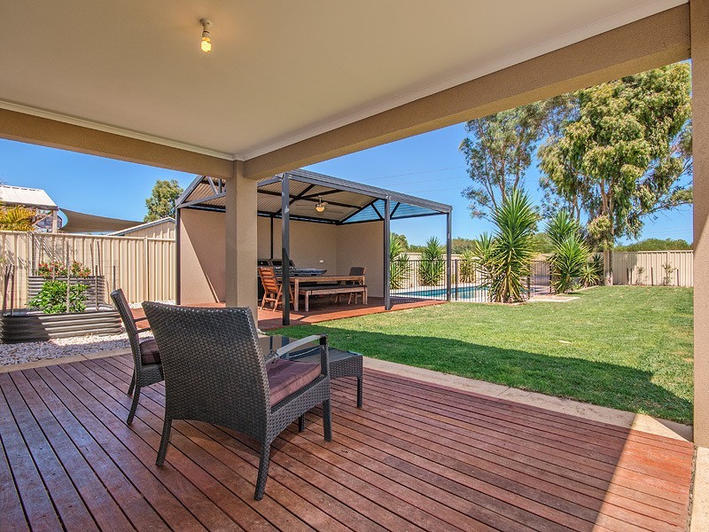 83 Midsummer Circle, Pinjarra WA 6208