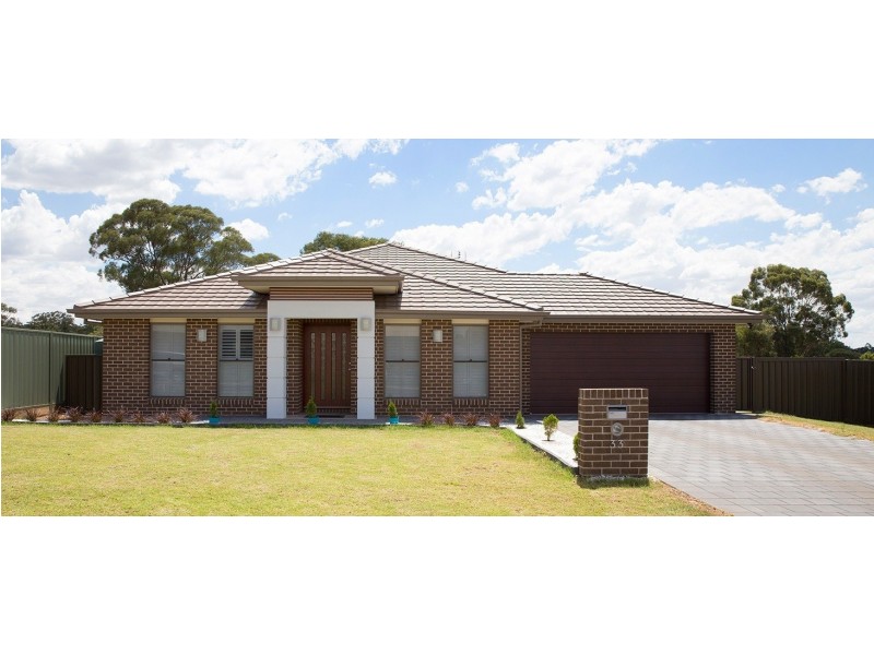 33 Lincoln Parkway, Dubbo NSW 2830