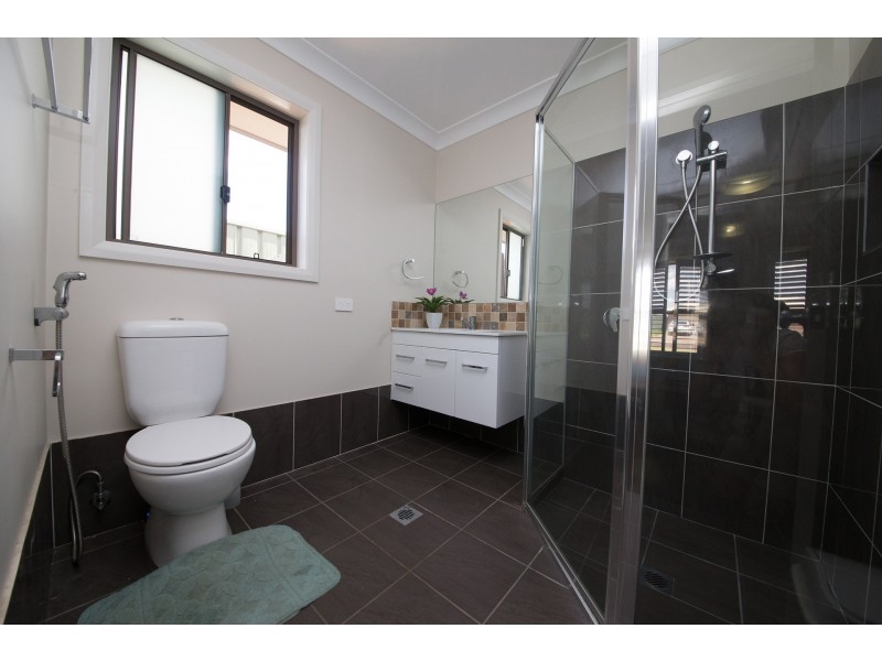 33 Lincoln Parkway, Dubbo NSW 2830