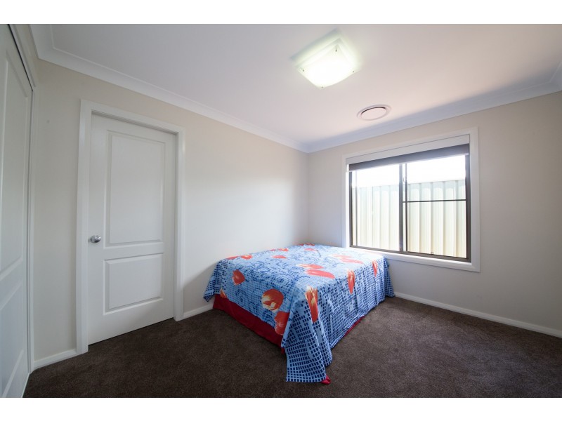 33 Lincoln Parkway, Dubbo NSW 2830