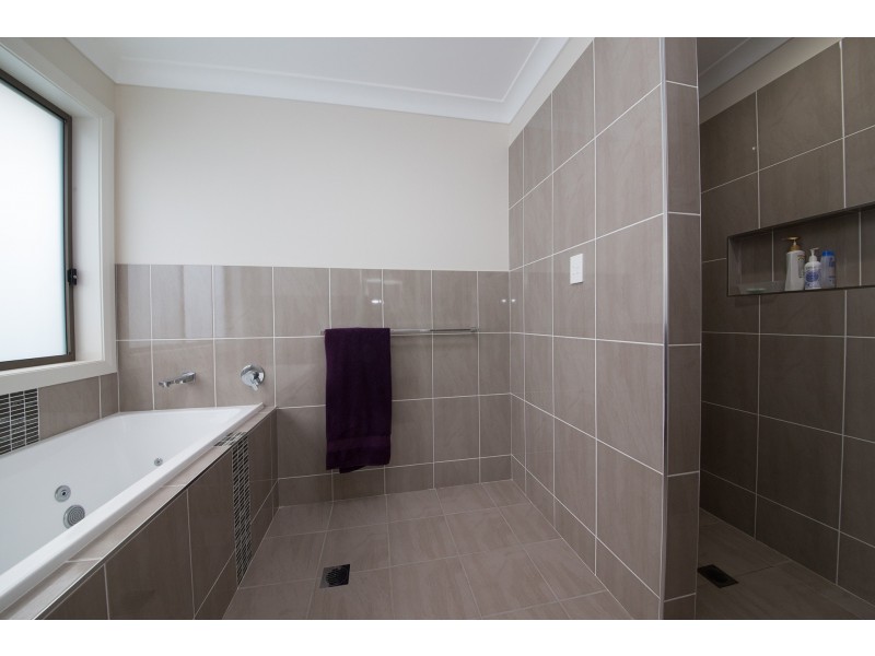 33 Lincoln Parkway, Dubbo NSW 2830