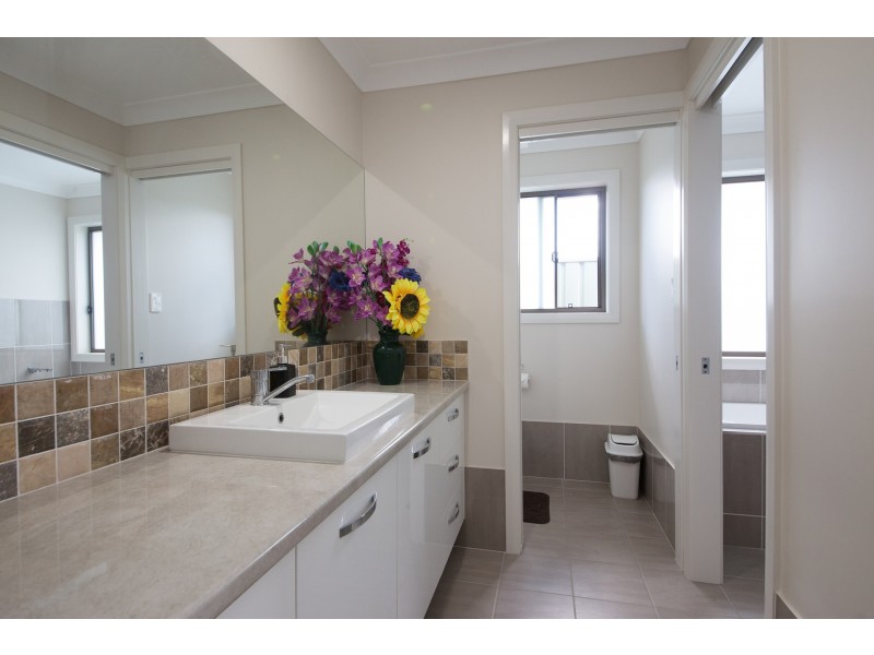 33 Lincoln Parkway, Dubbo NSW 2830