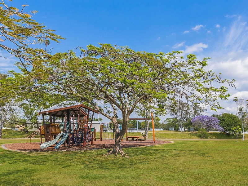 34 William Parade, Fairfield QLD 4103