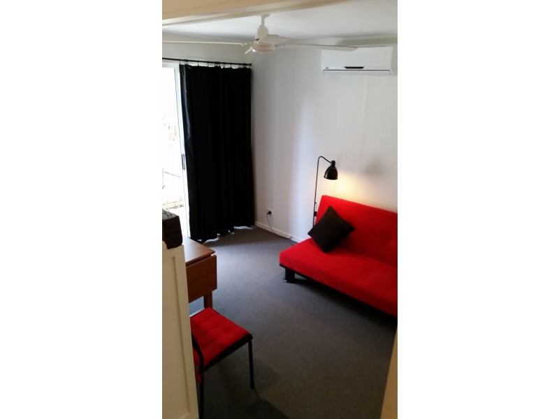 34 William Parade, Fairfield QLD 4103