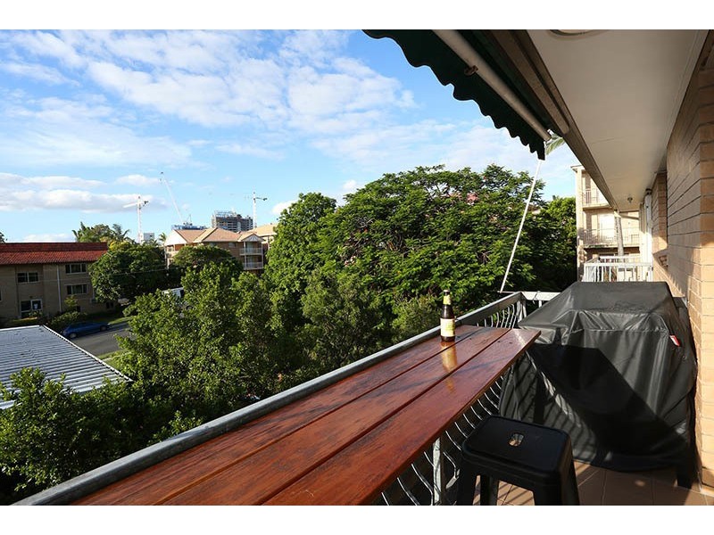 4/42 Macaulay St, Coorparoo QLD 4151