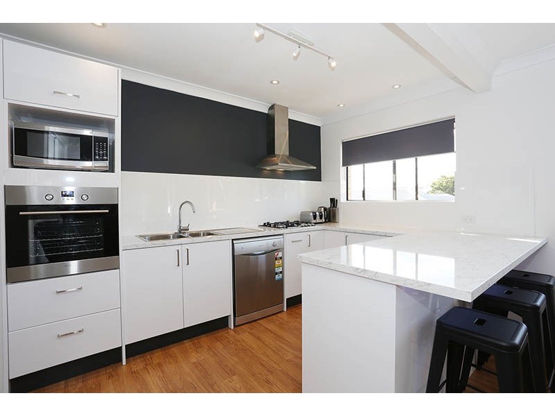 4/42 Macaulay St, Coorparoo QLD 4151