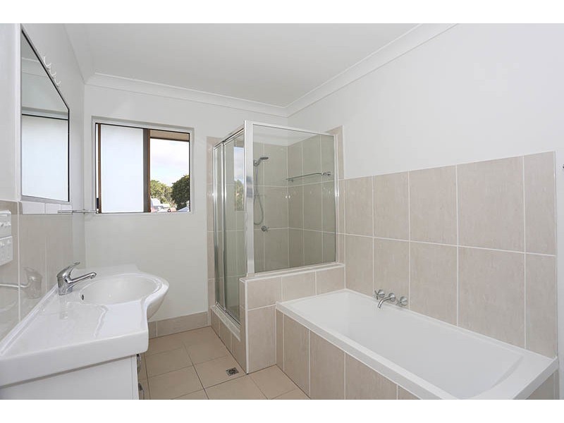 4/42 Macaulay St, Coorparoo QLD 4151