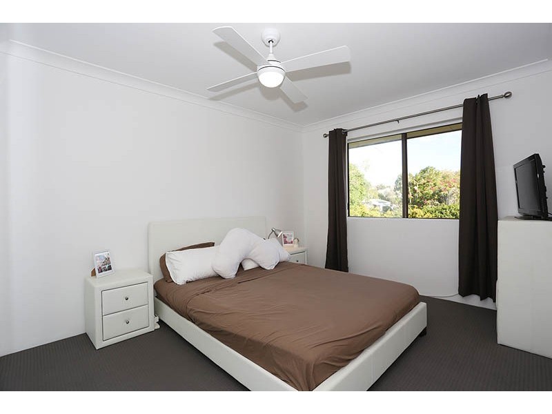 4/42 Macaulay St, Coorparoo QLD 4151