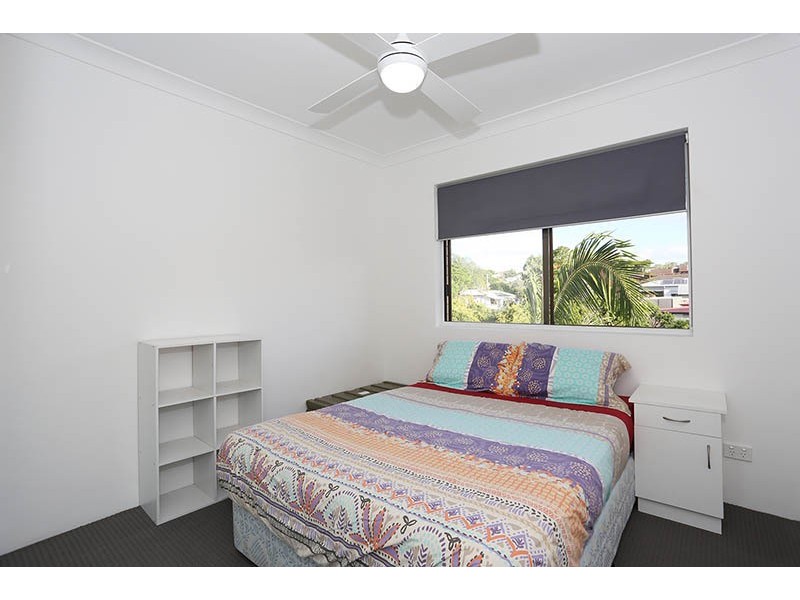 4/42 Macaulay St, Coorparoo QLD 4151