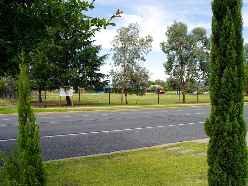 478 Schaefer Street, Lavington NSW 2641