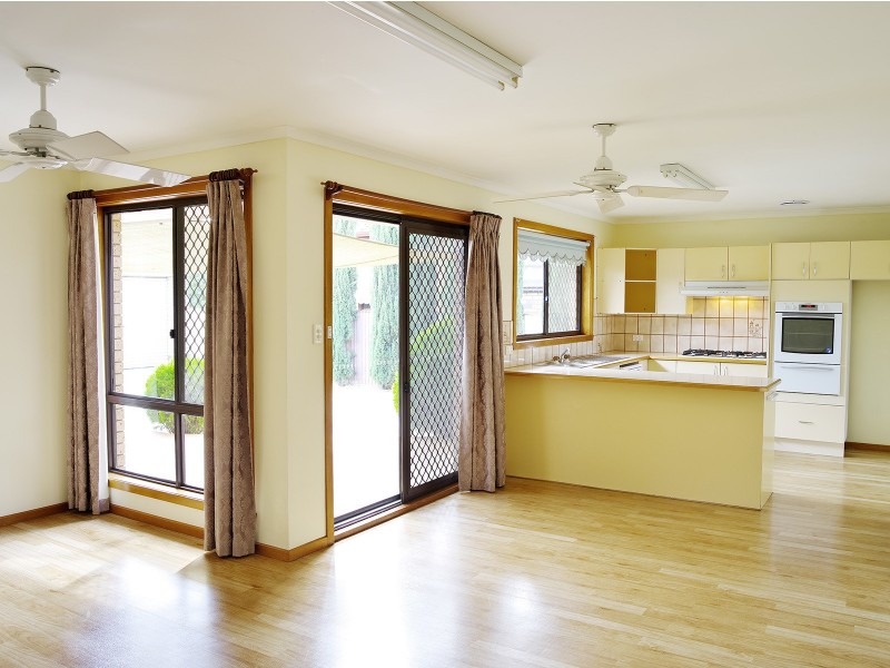 478 Schaefer Street, Lavington NSW 2641