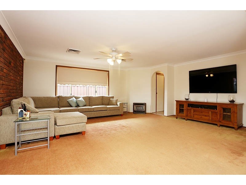 32 Denis Winston Drive, Doonside NSW 2767