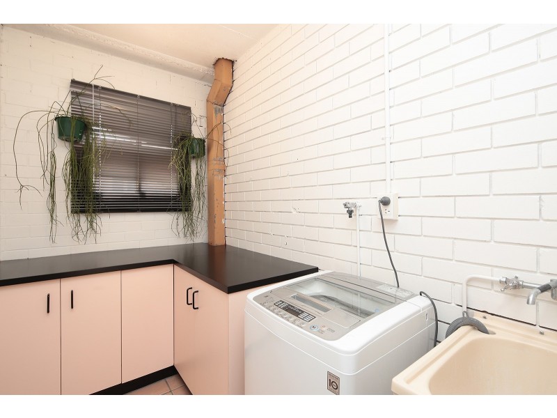 2/61 Park Road, Wooloowin QLD 4030