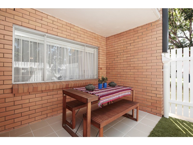 2/61 Park Road, Wooloowin QLD 4030