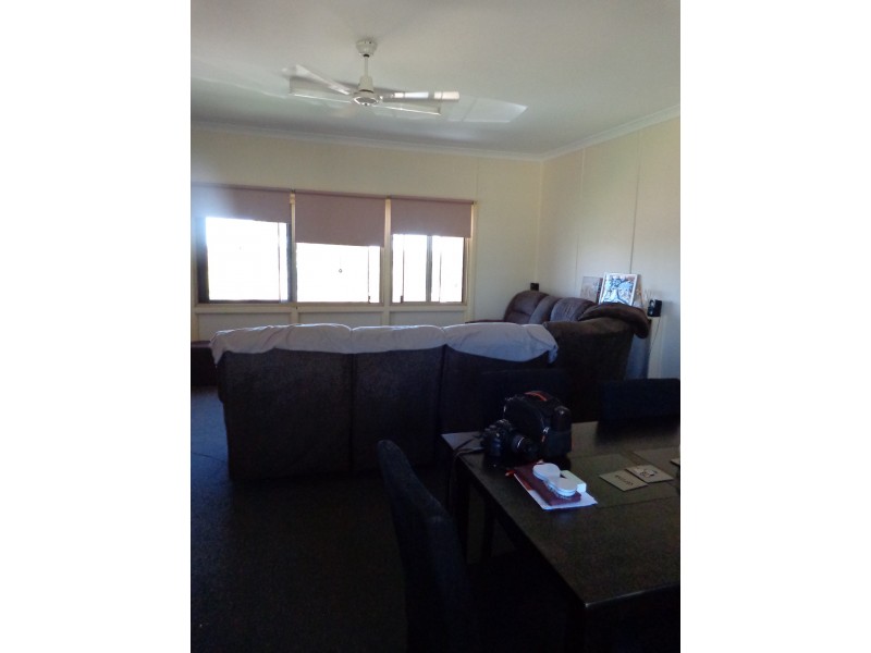 13 Main Street, Meekatharra WA 6642