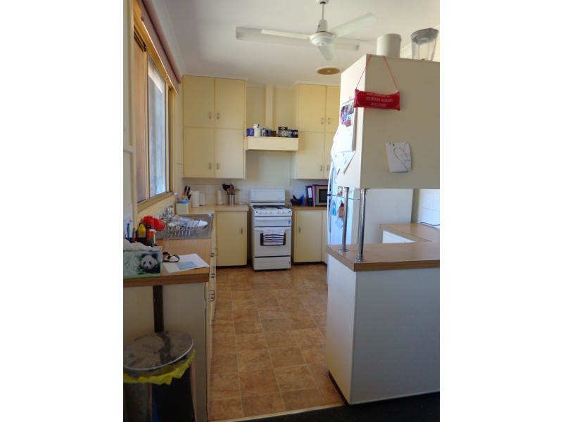 13 Main Street, Meekatharra WA 6642