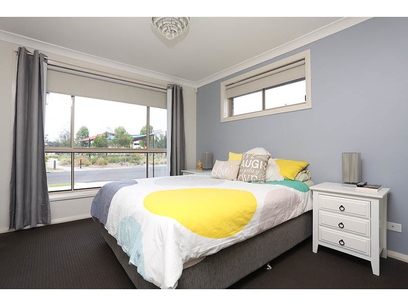 8 Hendon Street, Ropes Crossing NSW 2760